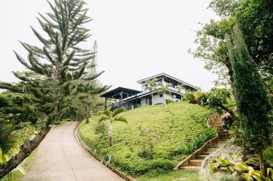 Grey Rock Mountain Cabin W/ Jacuzzi Balamban Exteriér fotografie